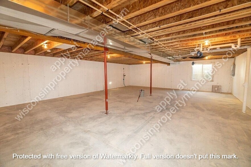 Building Photo - 118 Cedar Ave