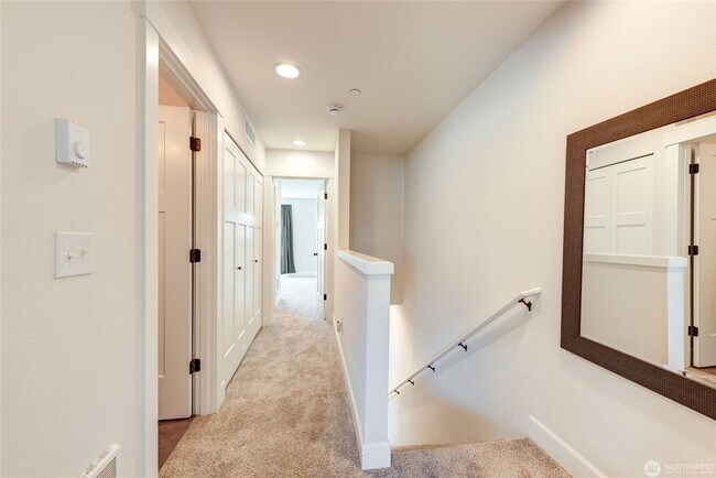 Building Photo - 1313 Brooklyn Walk NE