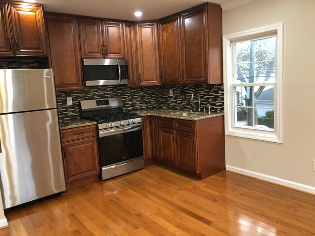 Building Photo - 135-06-106 107th Ave