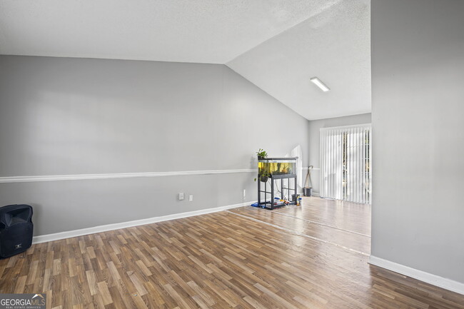 Building Photo - 5626 Pine Gate Dr