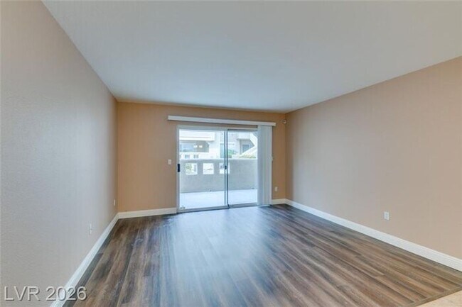 Building Photo - Beautiful Condo in a sought-after Gated Summerlin Community!