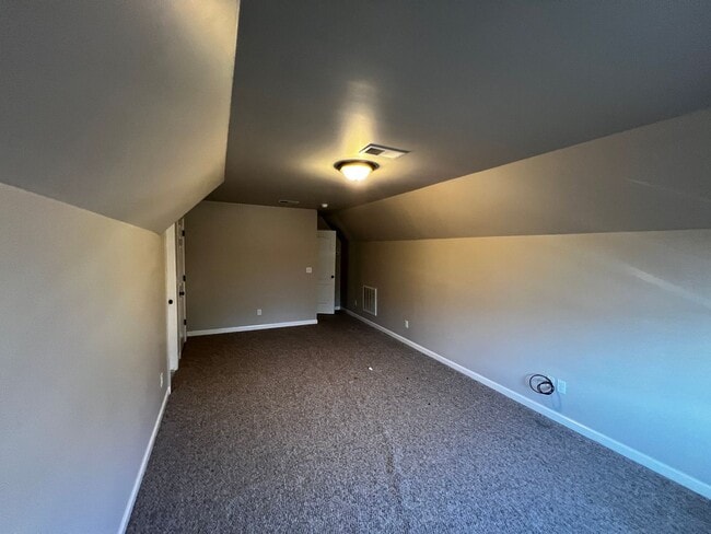 Building Photo - Fultondale/ Chapel Hill Sub-Division 4 BR / 2 Barhrooms / 2 car Garage