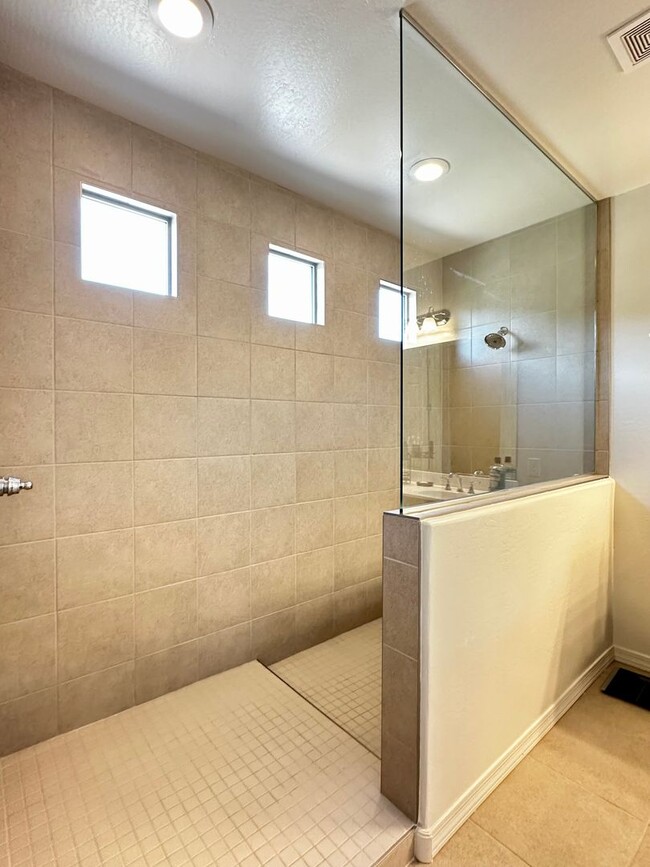 Building Photo - BEAUTIFUL VERRADO 3 BEDROOM PLUS DEN WITH ...