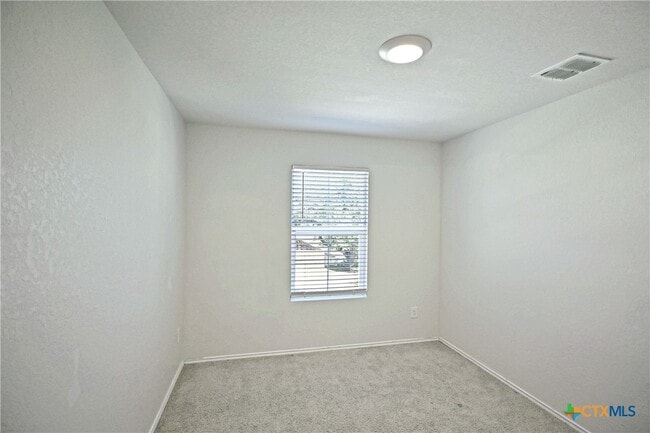 Building Photo - 884 Armadillo Dr