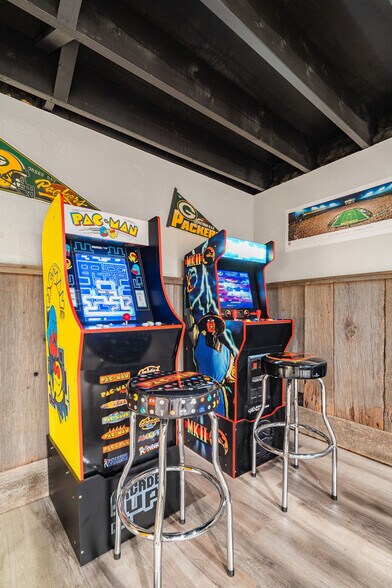 Building Photo - 1077 Liberty St