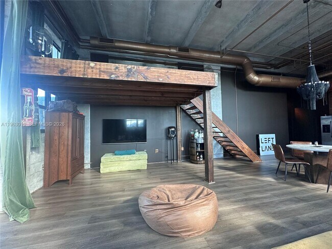 Building Photo - 1749 NE Miami Ct