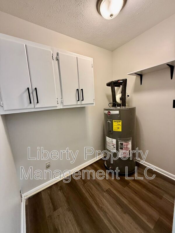 Building Photo - 5929 Spinner Rd