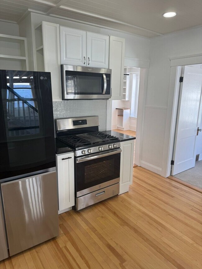 Building Photo - 2-4 Harding St