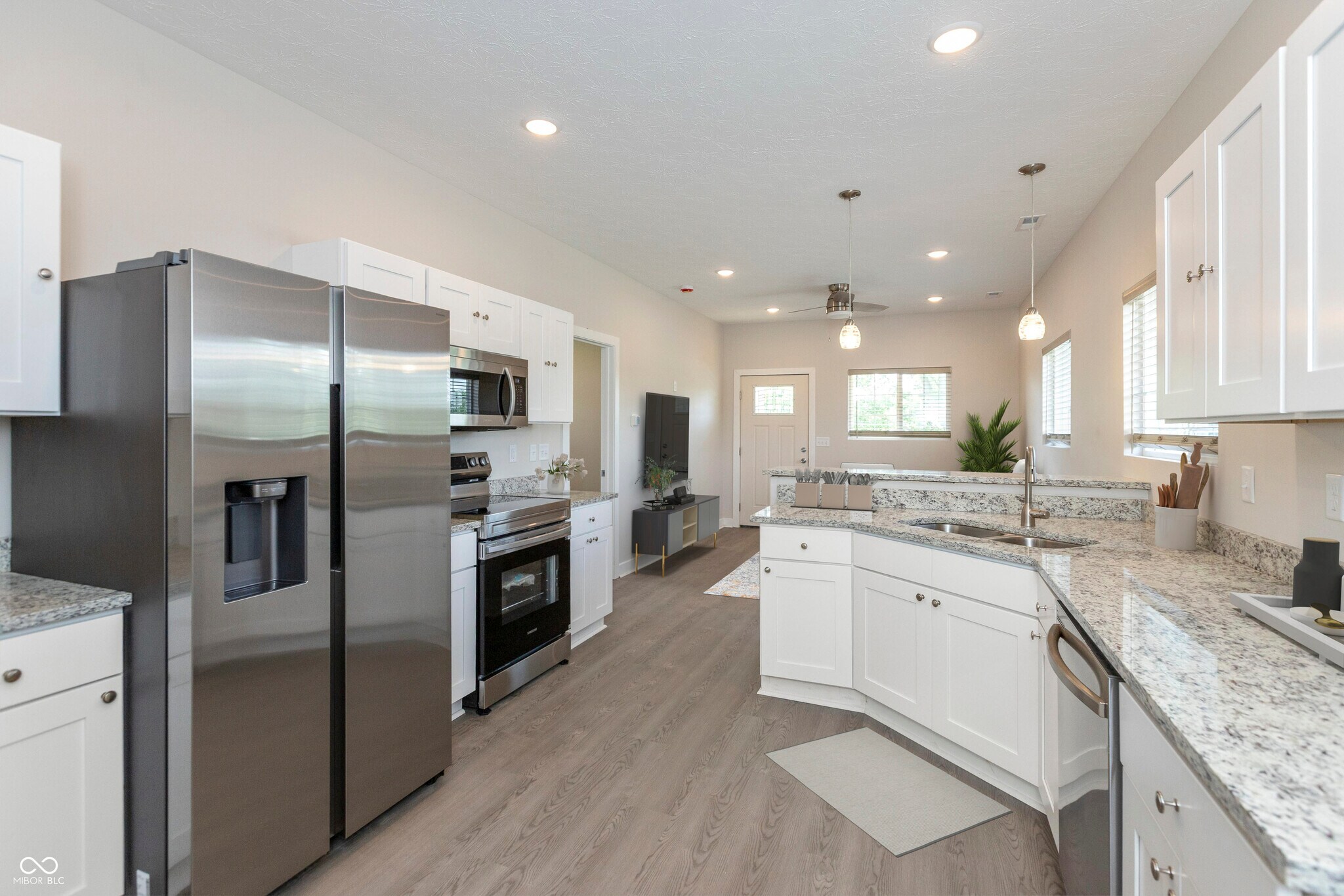 Building Photo - 528 N Elder Ave