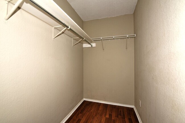 Building Photo - GREAT HOME  |  3 BEDROOMS + OFFICE  |  CLO...