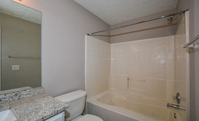 Building Photo - 612 Spanish Oak Dr