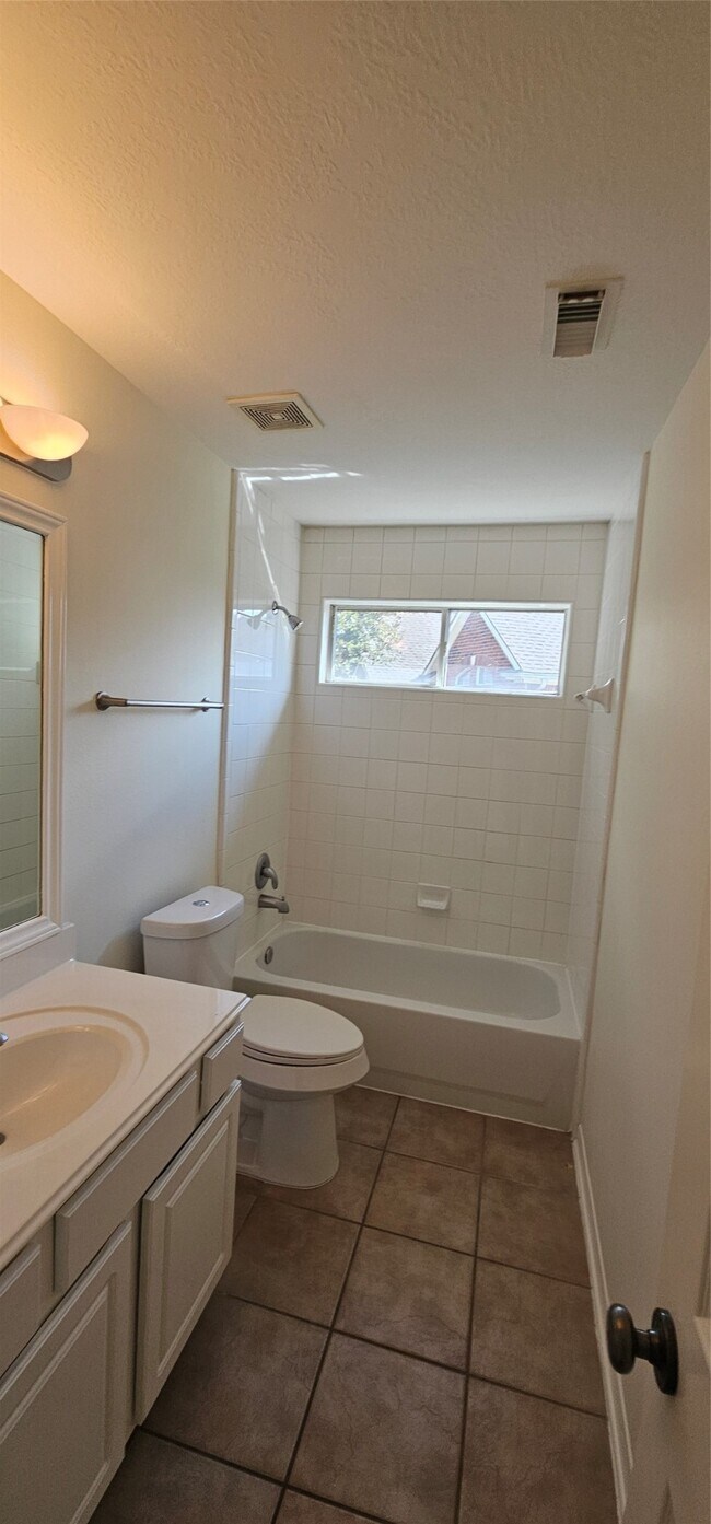 Building Photo - 6926 Sable River Dr