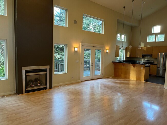 Building Photo - South Eugene Modern Home