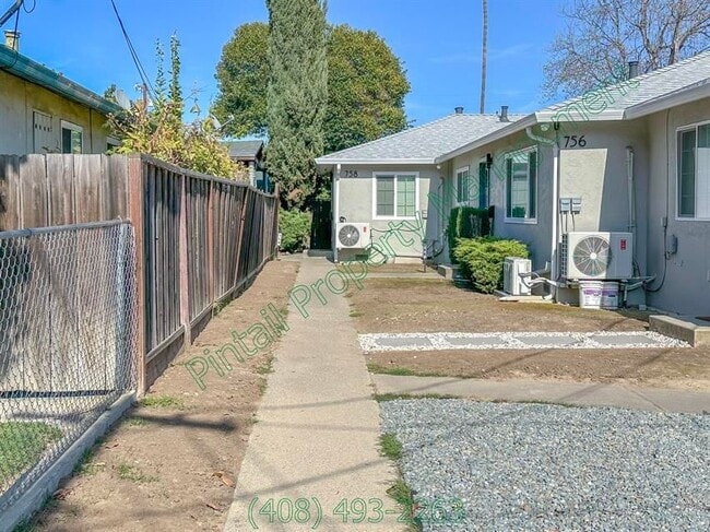 Building Photo - 756 N 11th St