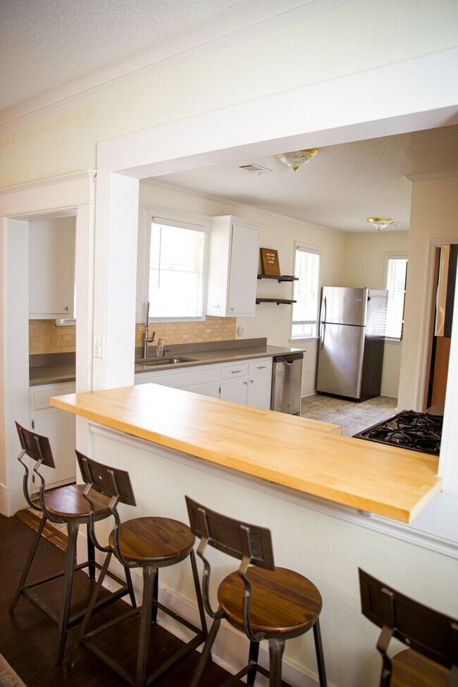 Building Photo - Gorgeous Brick 4 Bedroom Home Now Available -