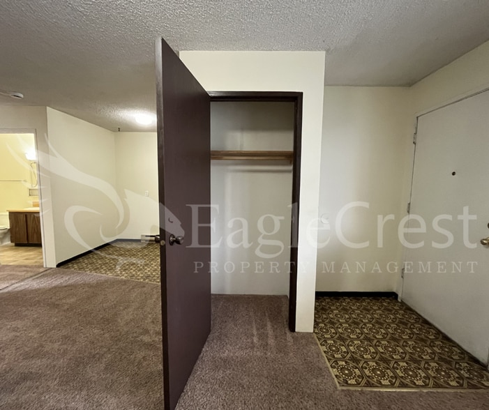 Building Photo - 17/19 S. Roosevelt