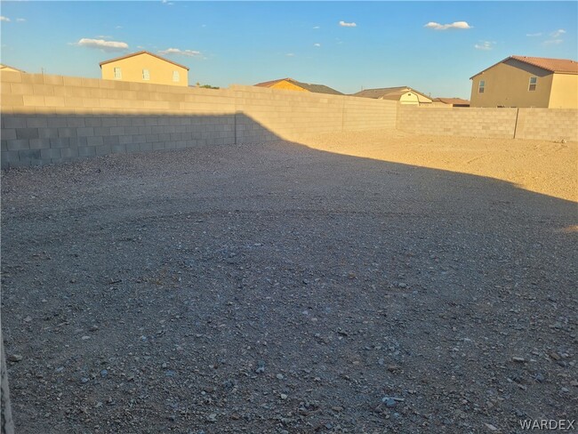 Building Photo - 2198 E Arapaho Rd