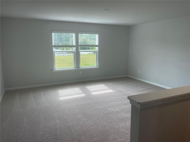 Building Photo - 31111 Morgan Hill Dr SE