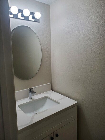 1/2 BA downstairs - 715 S Extension Rd