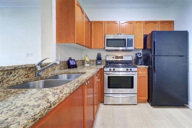 Building Photo - 2741 Via Cipriani