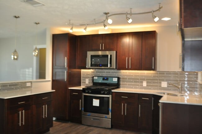 Building Photo - 1243 Centerville Rd