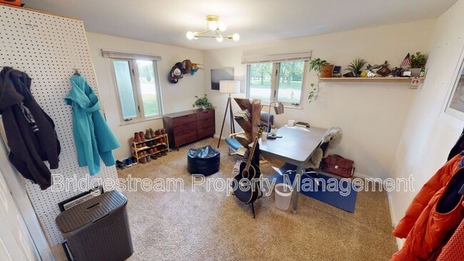 Building Photo - 2125 Belloak Dr