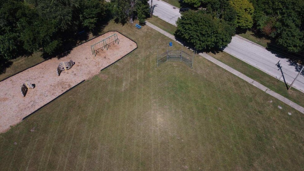 Building Photo - 3021 E 138th Pl