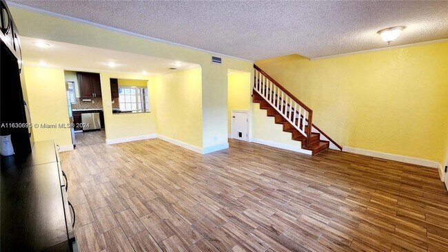 Building Photo - 6516 SW 41st Ct