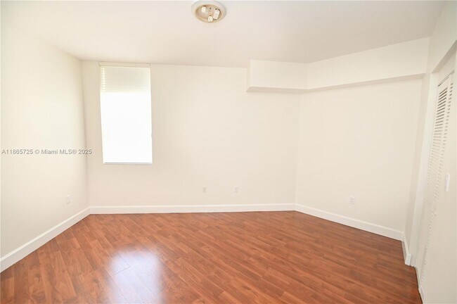 Building Photo - 55 Merrick Way