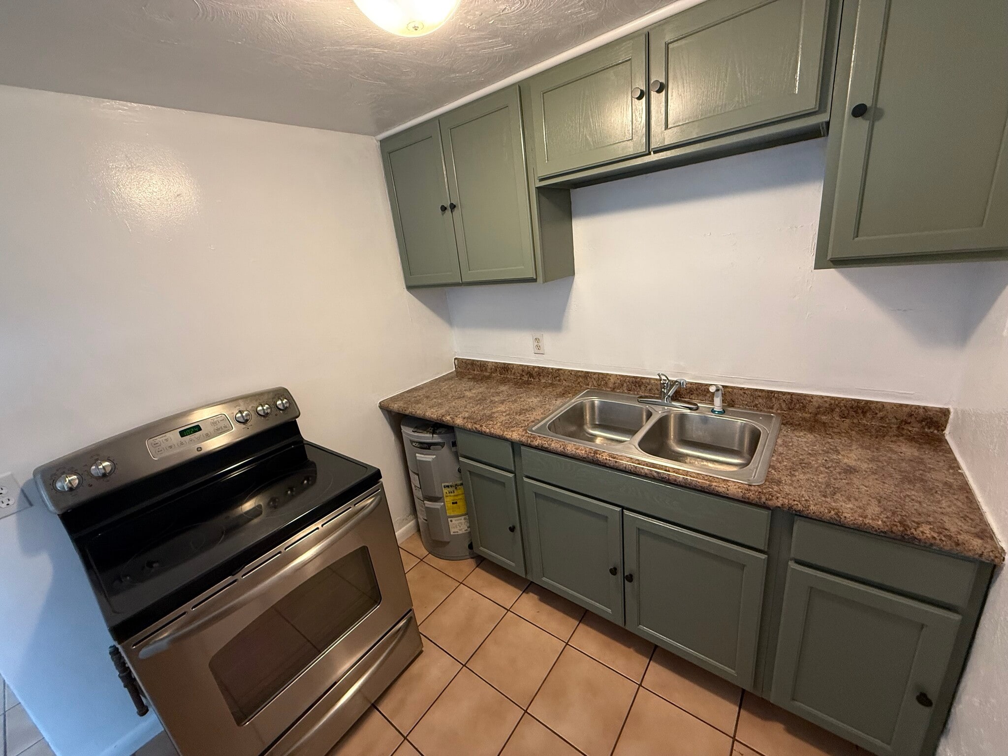 Building Photo - 69 E Seminole Ave