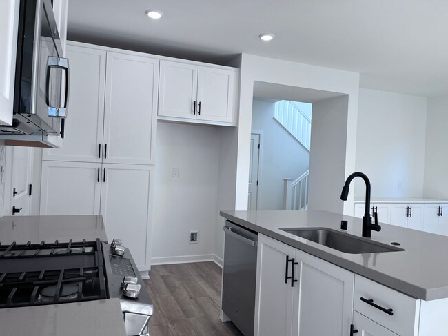 Building Photo - 4077 Pomelo Dr