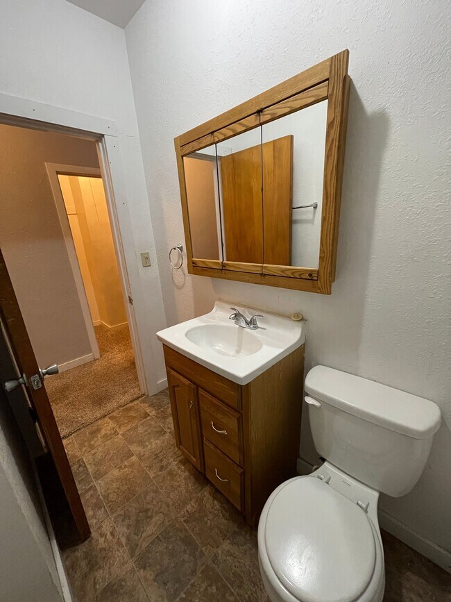 Building Photo - 458 3rd St NE