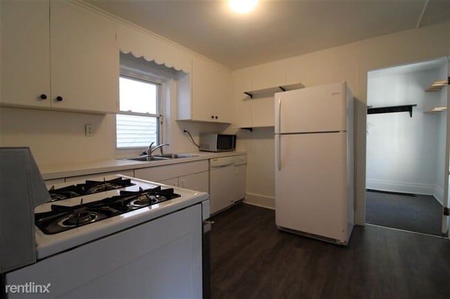 Building Photo - 809 S Division St