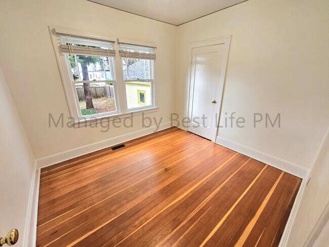 Building Photo - 223 NE 62nd Ave