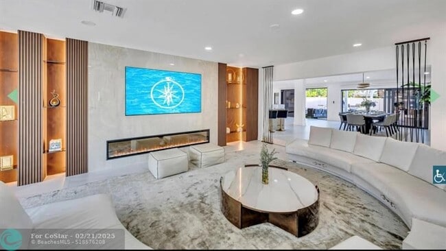 Building Photo - 2800 Bayview Dr