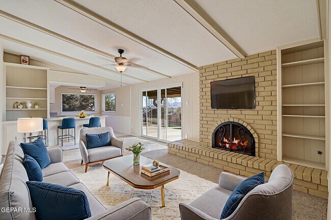 Building Photo - 4871 Los Reales Dr