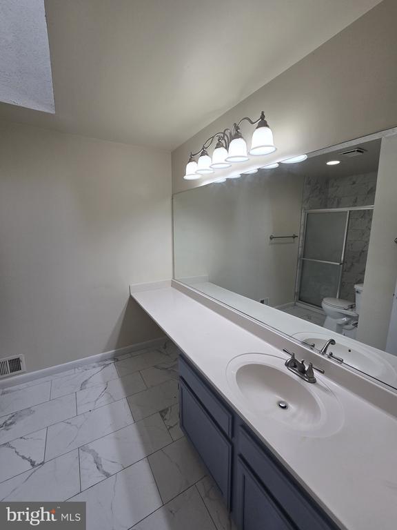Building Photo - 1003 Spring Valley Ct