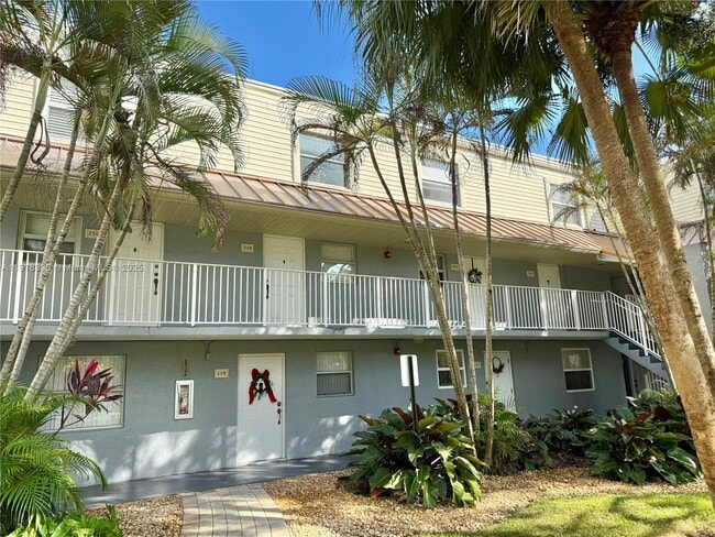 Building Photo - 4600 SW 67th Ave