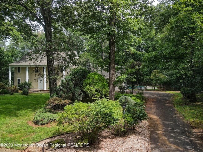 Building Photo - 18 Seven Oaks Dr