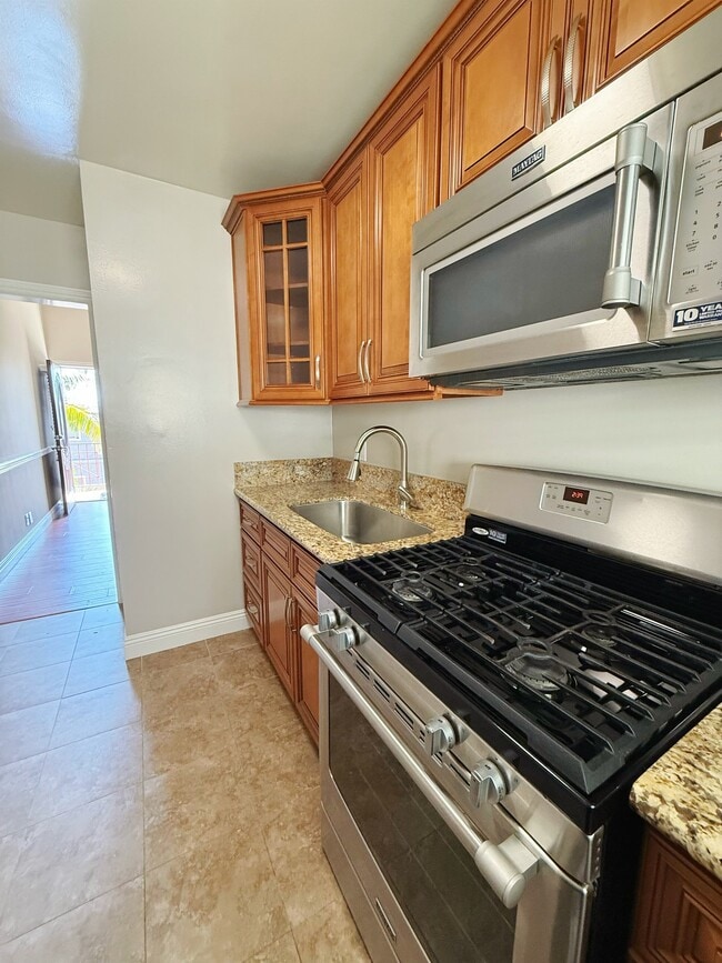 Building Photo - 276 S Sierra Madre Blvd