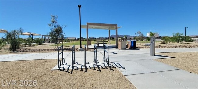 Building Photo - Spacious Henderson Townhome with Balconies and Resort Amenities