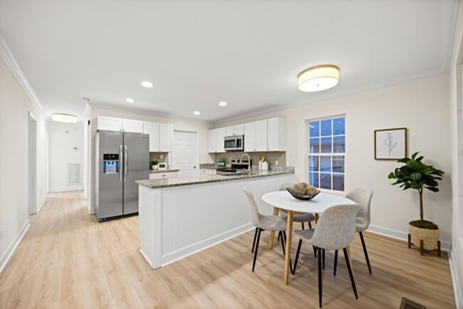 Building Photo - 3 bed, 2 bath home!