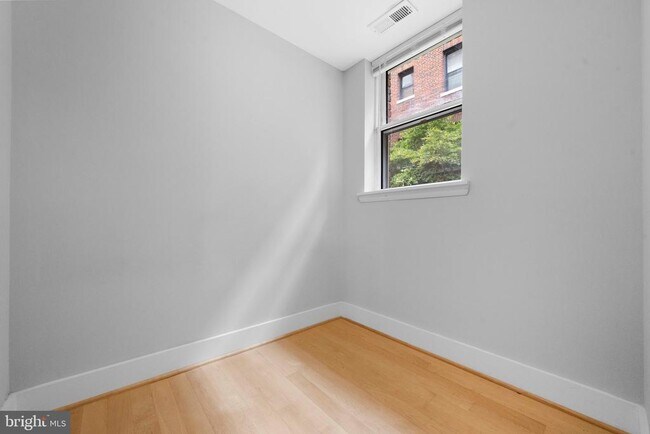 Building Photo - 149 W St NW