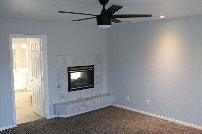 Building Photo - 3733 Deer Flats St