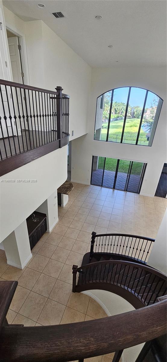 Building Photo - 8175 Lost Creek Ln