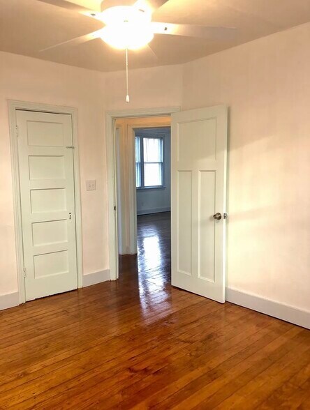 Building Photo - 1109 W 41st St