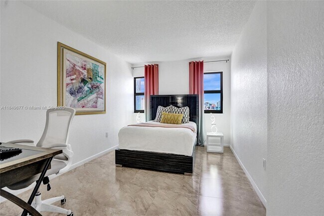 Building Photo - 1201 S Ocean Dr