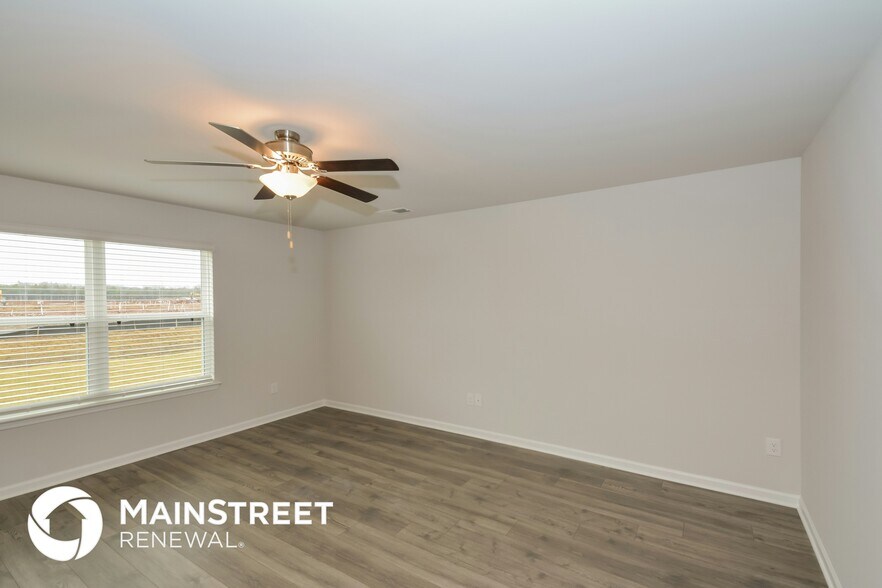 Building Photo - 2323 Curbow Dr