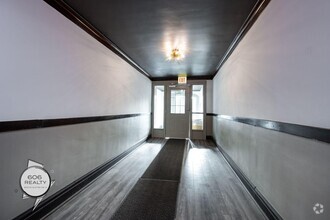 Building Photo - Hot Logan Square Apartments!