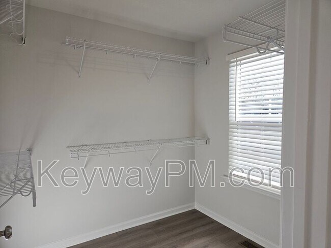 Building Photo - 1301 Newbern Dr